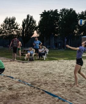 Sand-Volleyball-Serving10-scaled