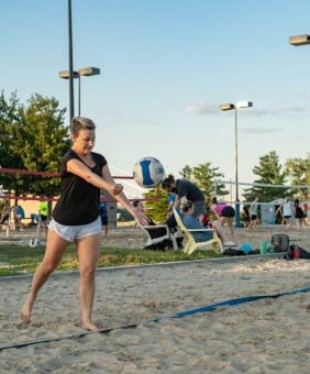 Sand-Volleyball-Serving19-scaled