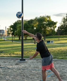 Sand-Volleyball-Serving20-scaled