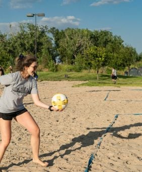 Sand-Volleyball-Serving21-scaled