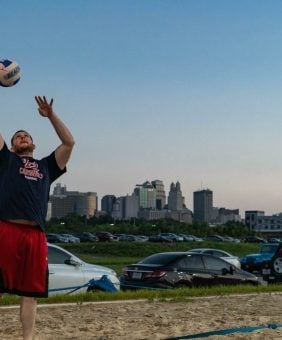 Sand-Volleyball-Serving22-scaled