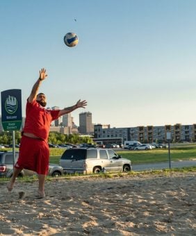 Sand-Volleyball-Serving24-scaled
