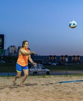 Sand-Volleyball-Serving28-scaled